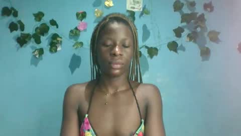 Snapshot of honey_bug2 chatting on October 20, 3:33 am Queen online show from October 20, 3:33 am