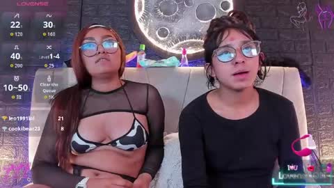 honey_lesbian_hott777 online show from May 30, 3:16 am