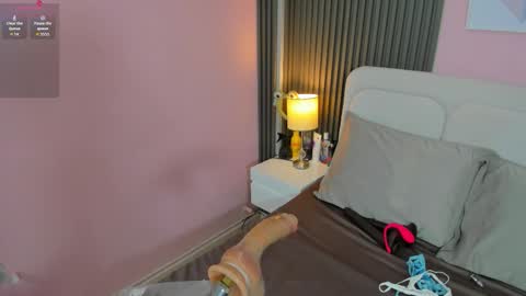 honey_sofii_ online show from November 2, 11:43 am