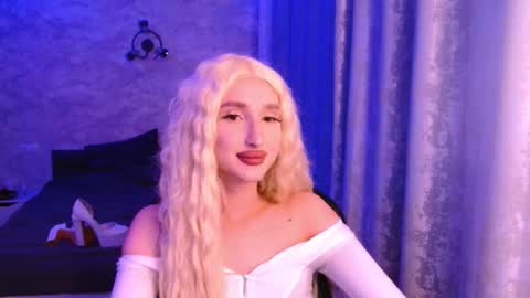 honey_sunset online show from October 1, 7:02 pm