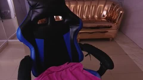 HONEY  online show from March 10, 2:43 pm