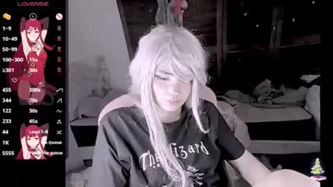 Honey Apple Alaska online show from December 15, 2:40 am