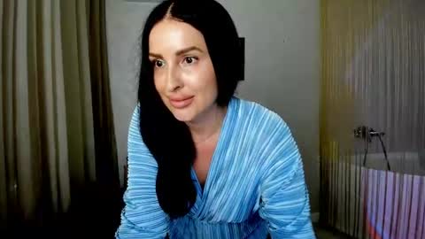 Jacqueline online show from June 20, 9:59 am
