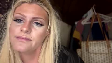 honeybuhnny online show from February 18, 6:46 am