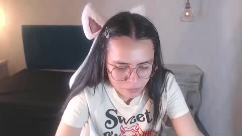 Emily online show from February 5, 3:48 pm