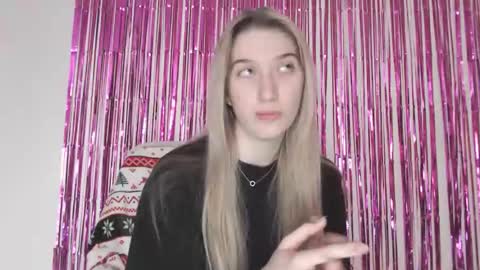 honeyveil online show from February 17, 2:05 pm