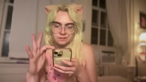 Snapshot of honeyxlimbed chatting on October 27, 4:56 am Emi Rose online show from October 27, 4:56 am