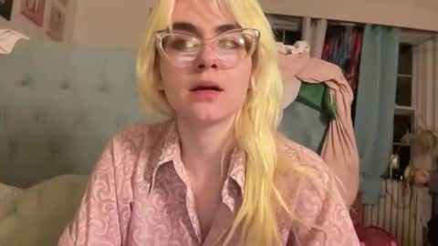 Emi Rose online show from March 16, 5:44 am