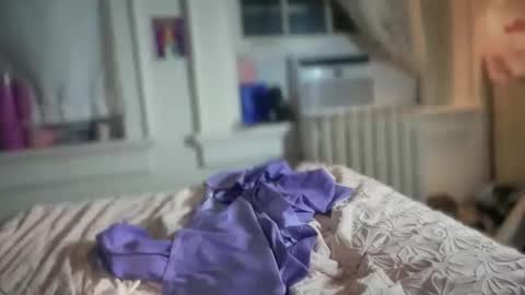 Snapshot of honeyxlimbed chatting on October 7, 5:36 am Emi Rose online show from October 7, 5:36 am