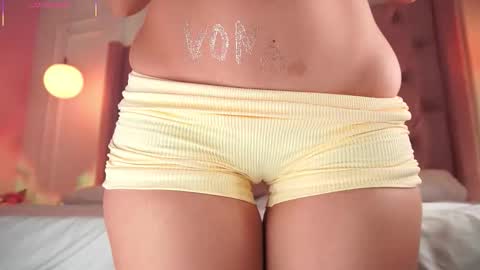 Honey Moon  Help me to reach 100 thumbs up online show from March 26, 8:03 pm