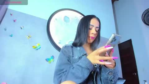 honnyy_23 online show from June 23, 8:26 pm