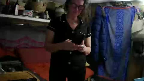 hoodoou online show from February 2, 2:42 am