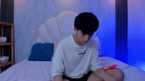 hoot_booys_ online show from January 16, 9:35 pm