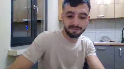 horny_couple9600 online show from December 13, 11:33 pm