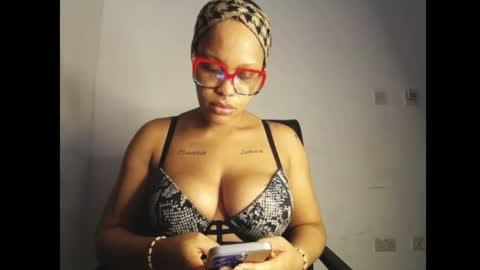 horny_ebonygirl_ online show from April 12, 3:43 am