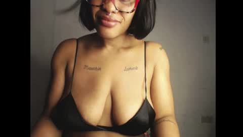 horny_ebonygirl_ online show from April 17, 5:43 am