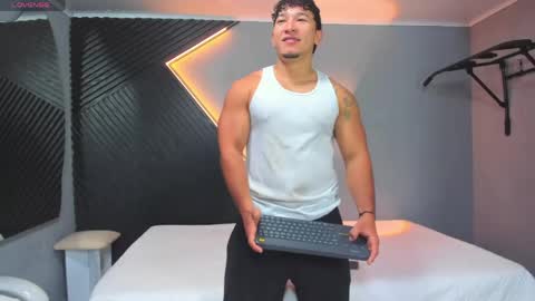 horny_nick18 online show from April 17, 12:29 pm