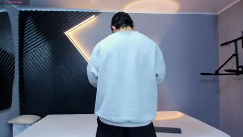 horny_nick18 online show from April 28, 1:26 pm