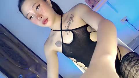 hornykylie047 online show from November 12, 1:19 am