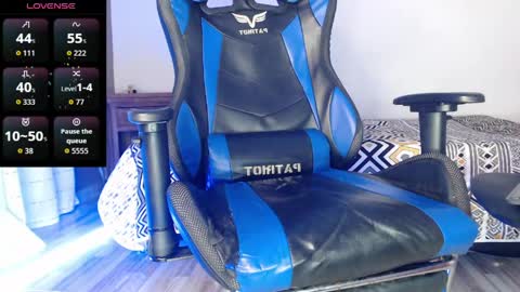 horse_man2 online show from April 14, 1:53 am