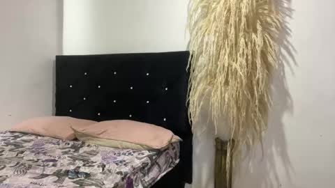 hot2gether69 online show from April 15, 2:48 am