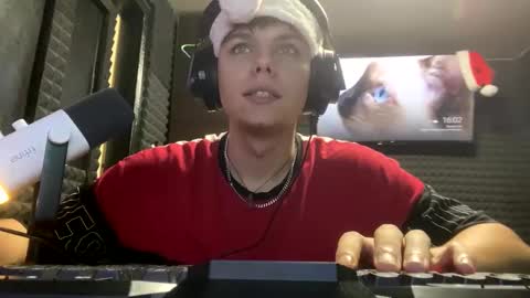 Hot boy 2002 online show from December 29, 2:00 pm