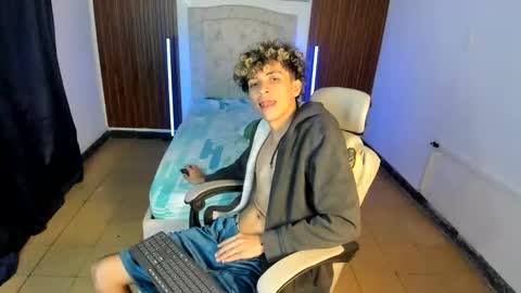 hot bunny online show from November 18, 4:48 am