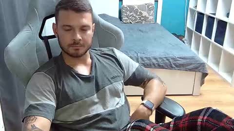 hot_cap_77 online show from October 2, 6:17 pm