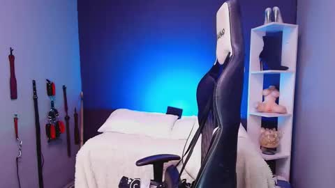 hot chocolate 4u online show from December 1, 12:03 pm