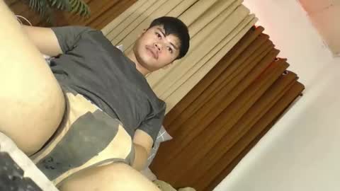 hot_emmanuel online show from April 8, 3:31 am