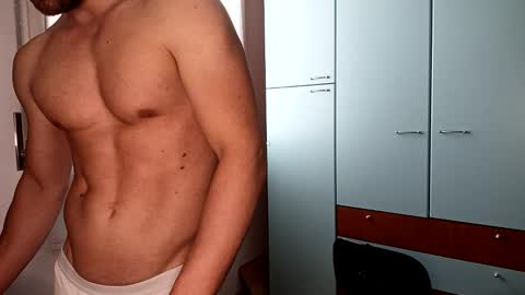 Snapshot of hot_italianboy chatting on September 18, 8:07 am hot_italianboy online show from September 18, 8:07 am