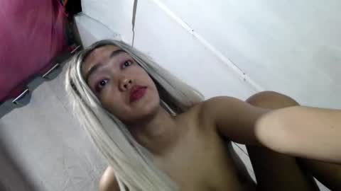 hot_moma69 online show from May 3, 2:23 pm