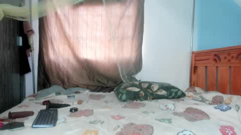 hot_moxie online show from October 19, 6:51 am