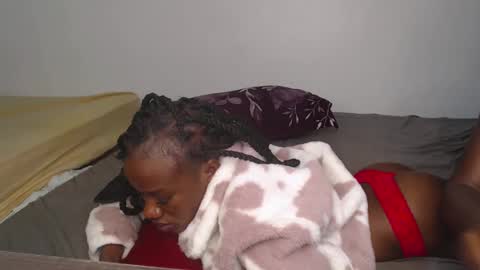 Snapshot of hot_petite1 chatting on December 10, 6:44 am Hot petite online show from December 10, 6:44 am