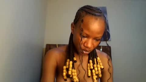 hot petite100 online show from May 11, 5:25 am
