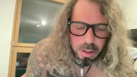 letmedoo2 online show from February 8, 9:51 pm