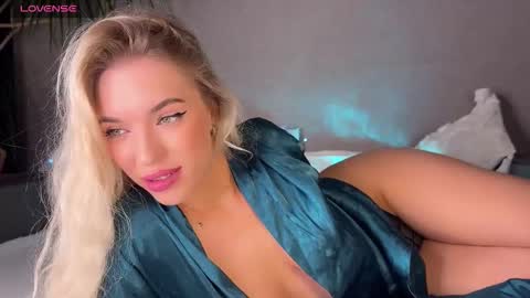 Alika online show from October 26, 2:45 am