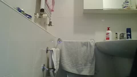 hotandwild2003 online show from February 21, 2:14 am