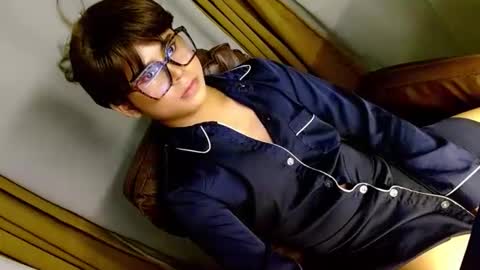 hotasian_ online show from April 19, 7:38 pm