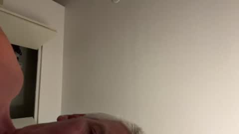 hotbuns69_ online show from August 7, 9:29 am