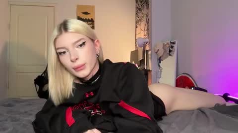 hotchubently online show from November 4, 7:42 am