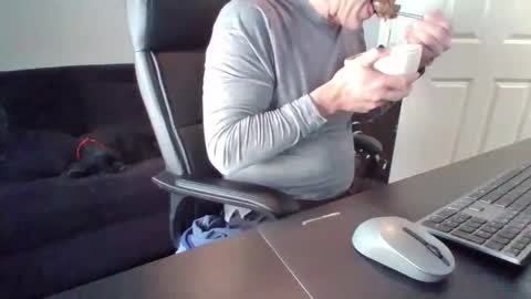 hotdog1124 online show from February 12, 1:04 pm