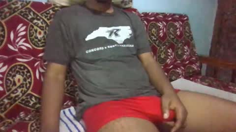 hotguyy001 online show from February 5, 2:37 am