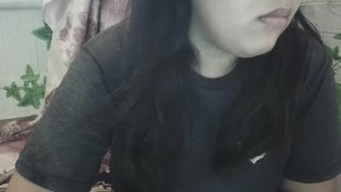 hotiemorenagurl18 online show from April 14, 4:05 am