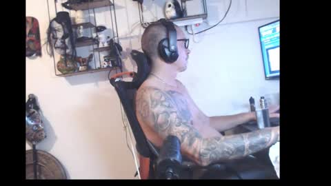 hotkinkytat online show from April 18, 1:51 am