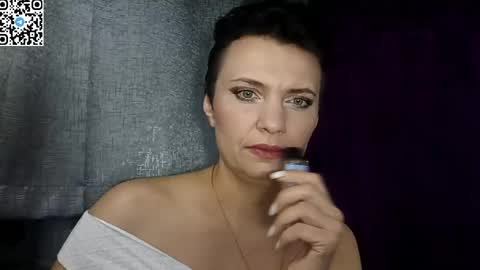 hotmamaqueen234 online show from May 5, 8:14 pm