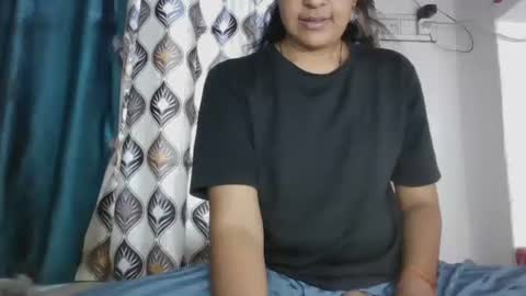 lola online show from October 27, 6:35 am