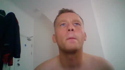 hotsurfdude1992 online show from October 23, 4:08 pm