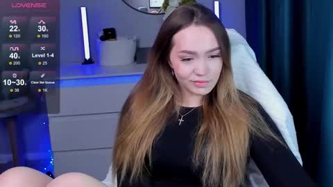 hello Im Eva online show from October 19, 2:00 pm