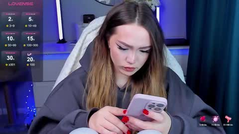 hello Im Eva online show from November 10, 3:04 pm